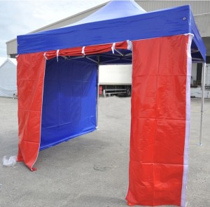 bache-porte-ouverte-quicktent